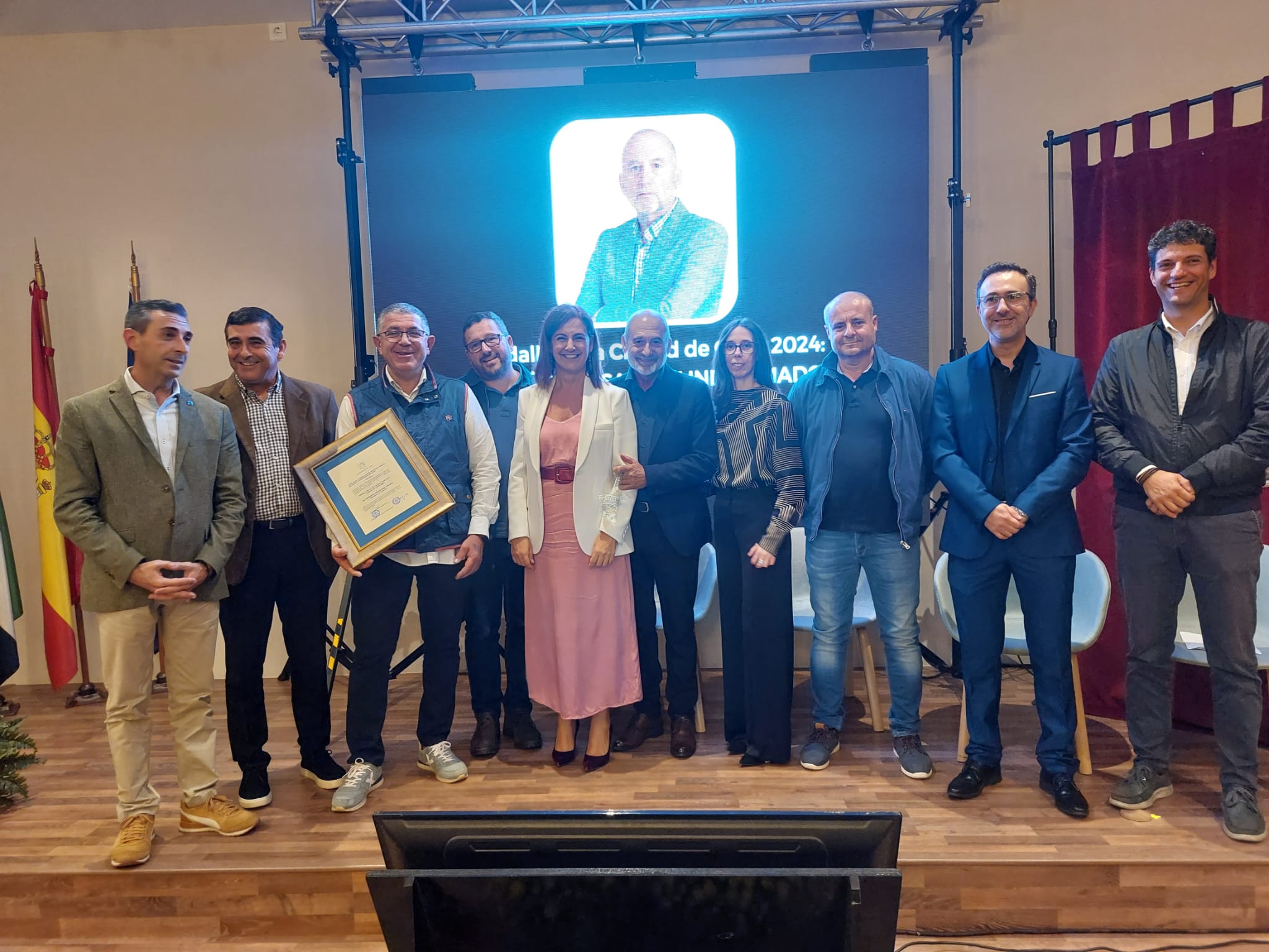 JERÓNIMO SANGUILINDA, COMO PRESIDENTE DE ASECOC, ES PREMIADO CON LA MEDALLA DE LA CIUDAD DE CORIA